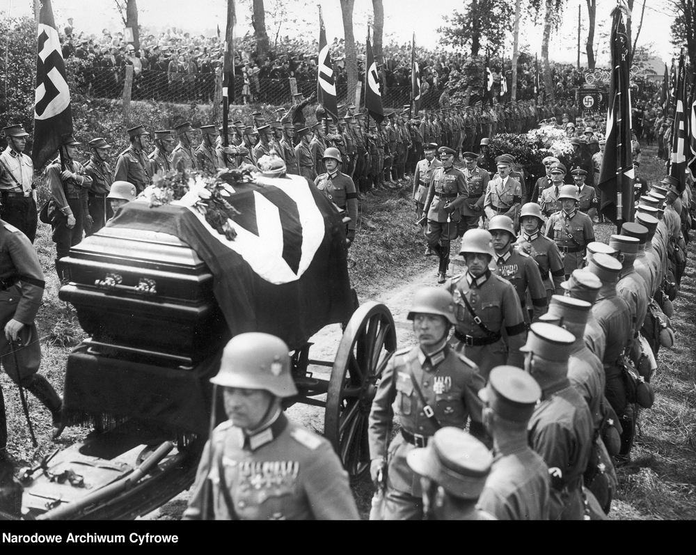 Adolf Hitler at the funeral of general Karl Litzmann
